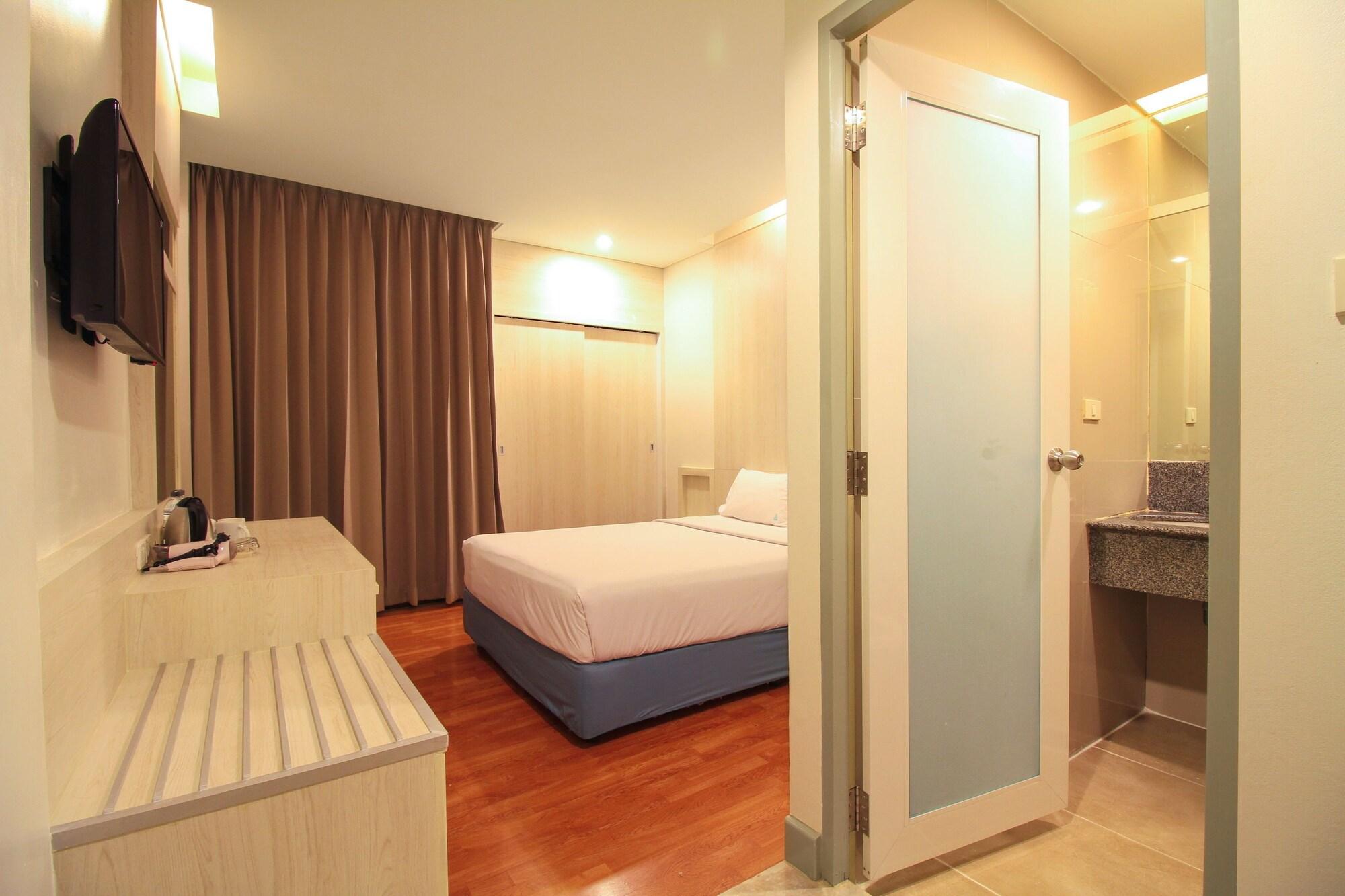 Ten Stars Hotel Bangkok Ngoại thất bức ảnh