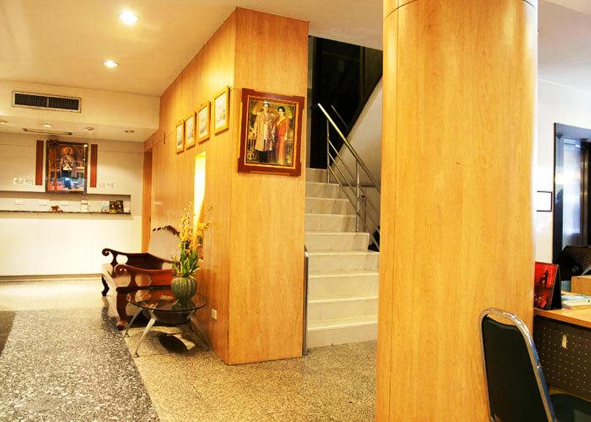 Ten Stars Hotel Bangkok Ngoại thất bức ảnh